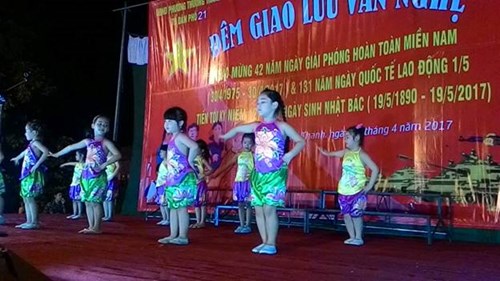 Bài múa Bống bang do các bé khối MGL biểu diễn tham gia văn nghệ tổ 21 chào mừng ngày 30/4/2017